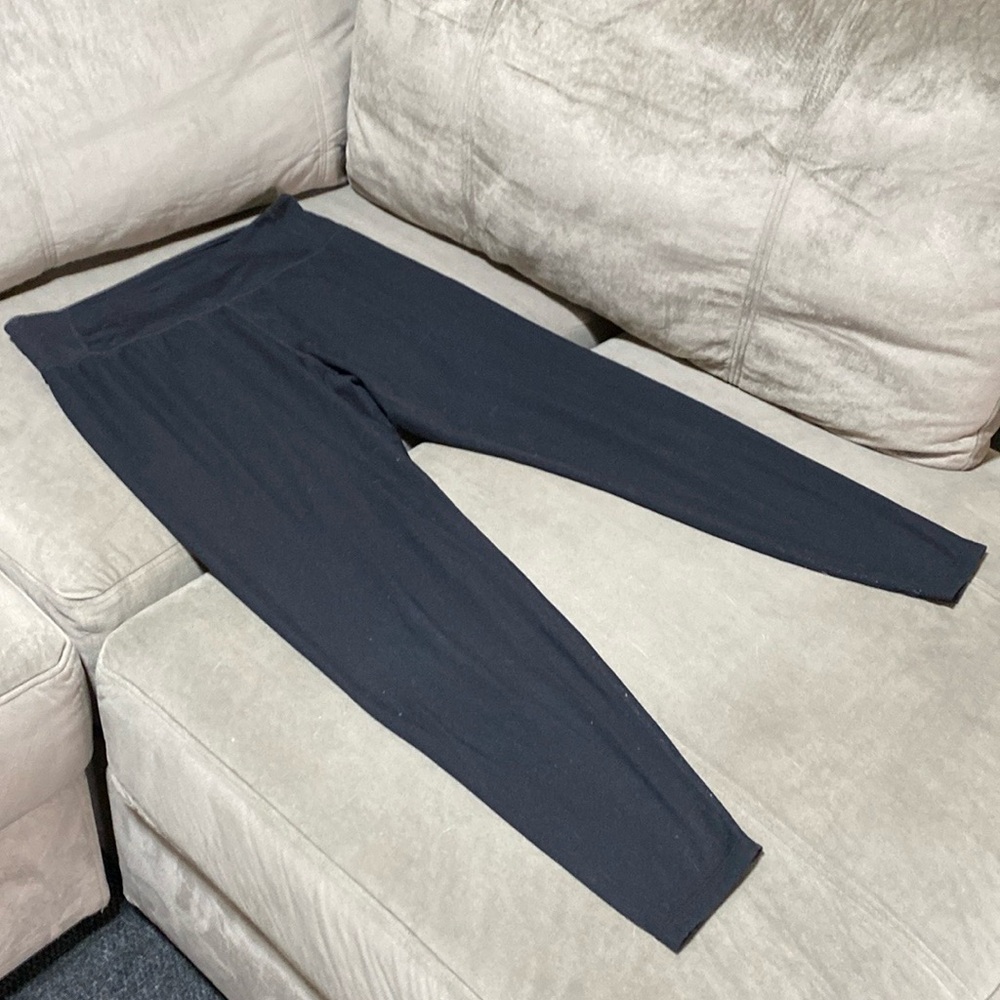 ATHLETA Women's Heather Athletic Leggings
7/8 Length Certified B Size 8